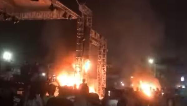 Konser di Pasar Kemis Tangerang Rusuh Panggung Dibakar, Buntut 2 Band tak Manggung