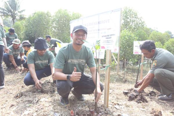 Pertamina Patra Niaga Komitmen Dukung Net Zero Emission 2060, Tanam 2 Ribu Mangrove di Malang
