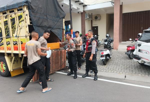 Polres Jombang Berhasil Gagalkan Pengiriman Ratusan Botol Miras Ilegal, Didominasi Arak Bali