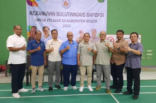 Ratusan Pebulutangkis Pelajar se-Kabupaten Bogor Tampil Berlaga di Event Bapopsi Cup 2024
