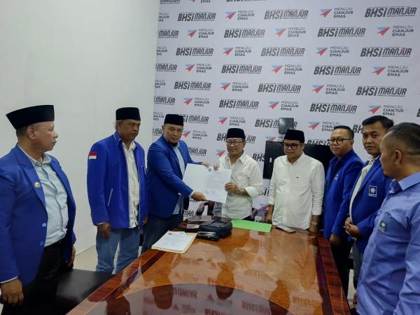 DPD PAN Cianjur Serahkan Rekomendasi ke Herman Suherman-M Solih