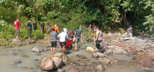 Warga Bayuning Cianjur Selatan Dihebohkan Temuan Sosok Mayat Perempuan di Sungai
