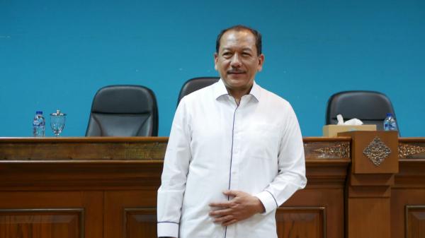 UNS Kukuhkan Bambang Sugeng Rukmono Jadi Guru Besar Kehormatan Bidang Hukum Pidana