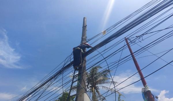 Jaga Keandalan Jaringan, PLN Icon Plus Terus Rapikan Kabel Fiber Optik di Kota Bandung