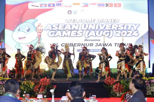 Pj Gubernur Suguhkan Keistimewaan Jatim di Welcome Dinner ASEAN University Games 2024
