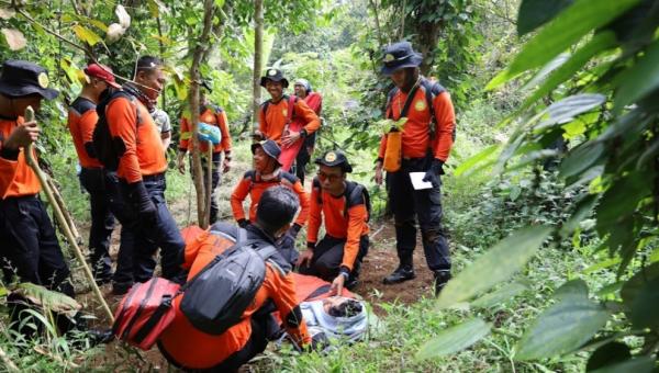 Kantor Pencarian dan Pertolongan Banten Gelar Latihan SAR Beregu Gunung Hutan di Pandeglang