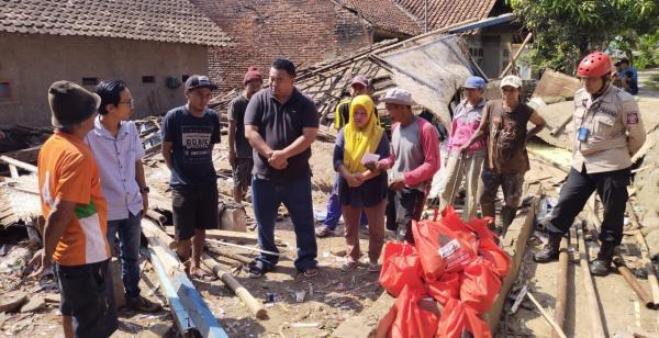 Rumah Roboh di Limbangan, Anggota DPRD Garut Harap Ada Bantuan Dari Semua Pihak