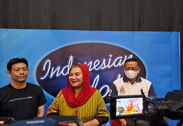 Mbak Ita Sapa Ribuan Peserta Audisi Indonesian Idol Season XIII, Gelaran Positif Bagi Anak Muda