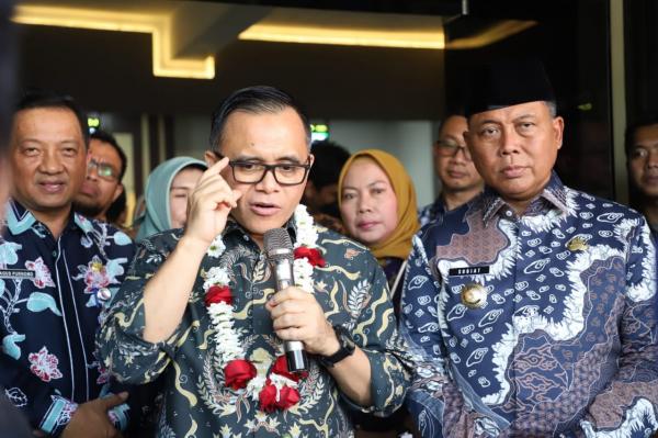 Menteri Azwar Anas Dorong Mal Pelayanan Publik di Jombang Lakukan Upaya Jemput Bola