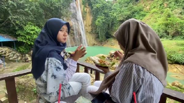 Nikmatnya Rujak Petis Khas Lokasi Wisata Air Terjun Putri Nglirip Tuban