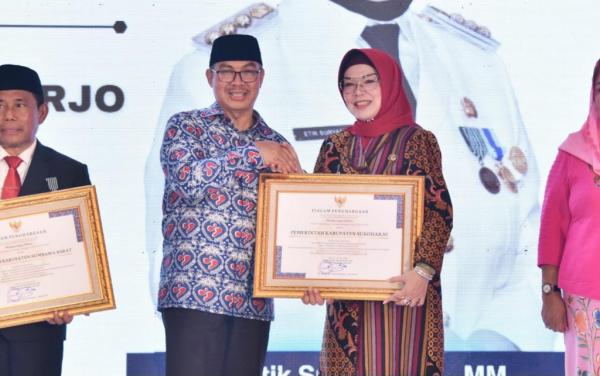 Puncak Harganas ke-31di Semarang, Bupati Sukoharjo Terima Penghargaan dari BKKBN