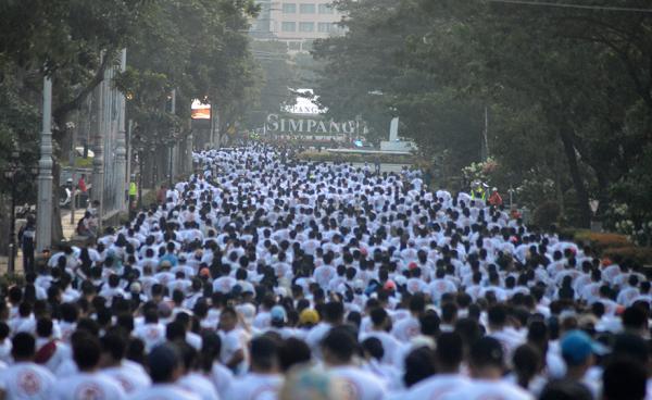 Antusiasme Ribuan Pelari Ramaikan Bhayangkara Run 7,8K di Semarang