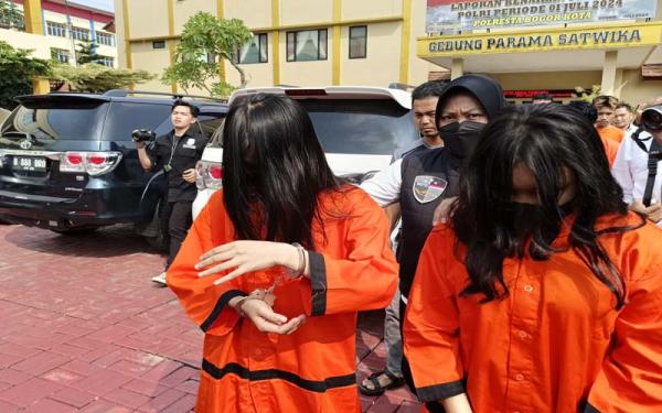 2 Selebgram Wanita di Bogor Promosikan Judi Online Dicokok Polisi, Jual Video Syur Juga di Medsos