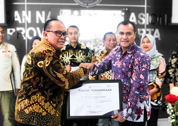 JNE Terima Penghargaan dari BNNP DKI Jakarta