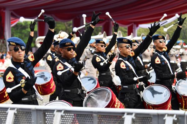 Tiga Personel Polri Ini Dianugerahi Kehormatan Bintang Bhayangkara Nararya dari Presiden Jokowi