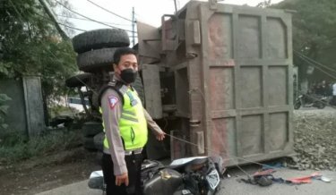 Truk Tronton Tabrak Pemotor di Jalan Lingkar Selatan Cilegon, Satu Orang Tewas di Lokasi