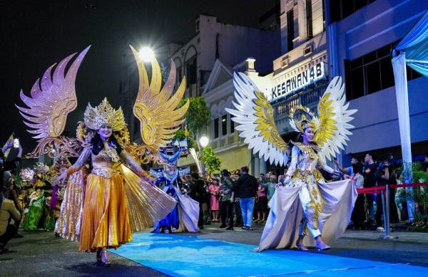 Pawai Budaya Colorful Medan Night Carnival Tampilkan Pesona Keragaman Budaya di Kota Medan