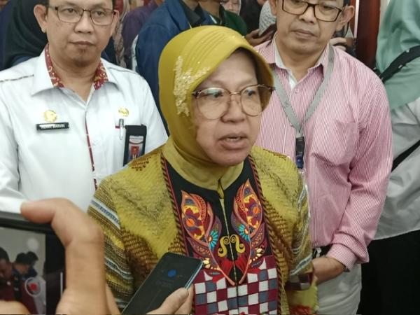 Mensos Risma Kunjungi BBPPKS Bandung, Minta Keluarga Kurang Mampu dari Zona Nyaman