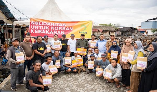 H Isam  Owner Jhonlin Group Bagikan Santunan Rp1 Miliar untuk Korban Kebakaran di Tanah Bumbu