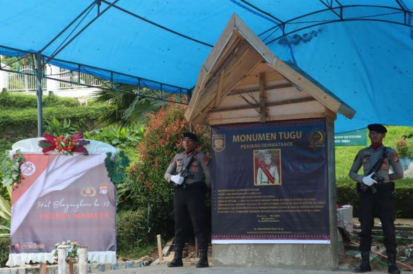 Hut Bhayangkara, Polres Mamasa Gelar Upacara Ziarah  di Taman Pahlawan