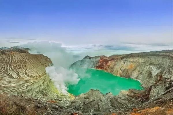 10 Tempat Wisata Terdingin di Pulau Jawa, Diselimuti Embun Es hingga Pemandangan Blue Fire