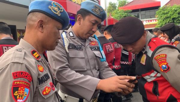 Cegah Judi Online! Handphone Ratusan Anggota Polres Ponorogo Diperiksa, Ini Hasilnya
