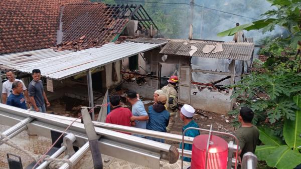 2 Rumah di Ciamis Hangus Dilalap Si Jago Merah Akibat Korsleting Listrik dan Kebocoran Gas