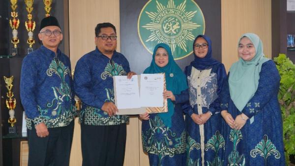 STIKes Muhammadiyah Ciamis Teken MoU dengan Industri Farmasi dari Malaysia