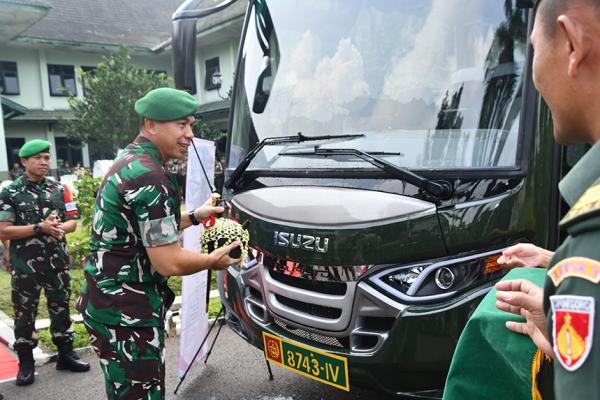 Ajendam Diponegoro Dapat Hibah Kendaraan dan Alat Musik dari Pemprov Jateng, Ini Pesan Pangdam