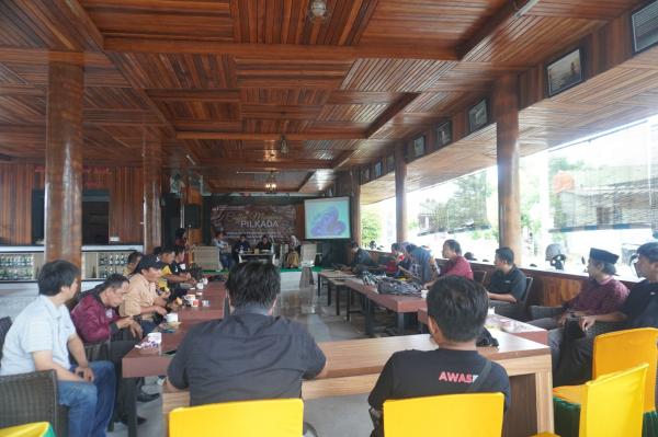 Sukseskan Pilkada, KPU Polman Gelar Cofe Morning Bersama Awak Media