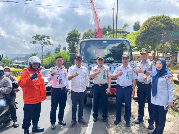Pemkab Bogor Gandakan Jumlah Personil dan Jam Patroli Guna Tertibkan Parkir Liar di Kawasan Puncak