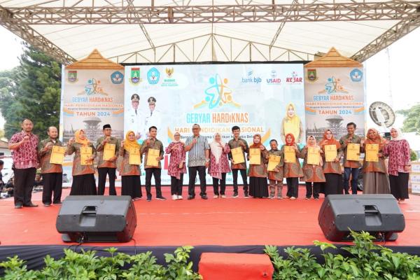 Launching Program Satu Pelajar Satu Rekening, Wali Kota Helldy Terus Fokus Benahi Pendidikan Cilegon