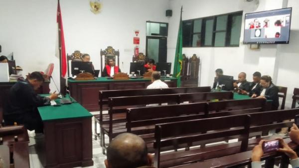 Mantan Sekda Kabupaten Kepulauan Tanimbar dan Bendahara Setda Divonis 2 Tahun Penjara