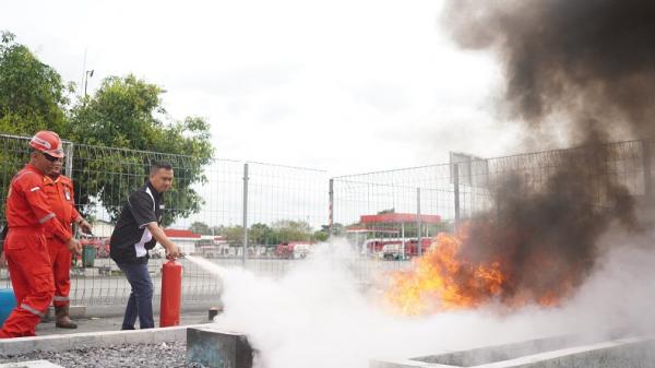 Pertamina Gelar Latihan Pemadaman Api Untuk SPBU di Soloraya
