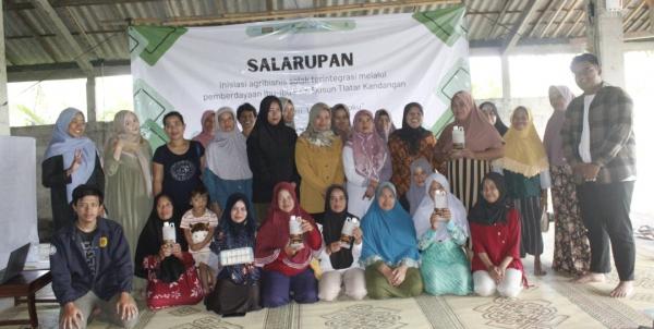 Mahasiswa UGM Perkenalkan Program Pengolahan Salak ke TP PKK Dusun Tlatar Kandangan