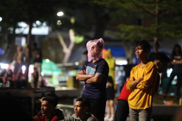 Tersebar di Empat Titik, 120 Gerobak Pisang Epe Temani Masyarakat Nobar Indonesia VS Irak