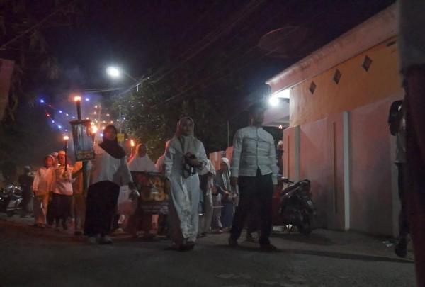 Ribuan Warga Desa Selogudig Wetan Rayakan Tahun Baru Islam Dengan Pawai Obor