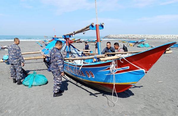 2 Nelayan Sukabumi Diamankan Polisi, Tangkap Benih Lobster di Perairan Kulonprogo