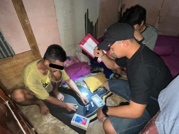 Polisi Gerebek Rumah di Mamuju Tengah, Sita Puluhan Poket Narkoba Milik MA