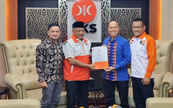 DPW PKS Serahkan SK DPP ke Sejumlah Bacawako dan Bacabup di Sumsel, Ini Daftarnya