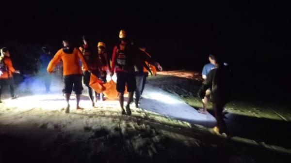 Pria Paruh Baya yang Tenggelam di Pantai Batu Ampar Ditemukan Sudah Tak Bernyawa