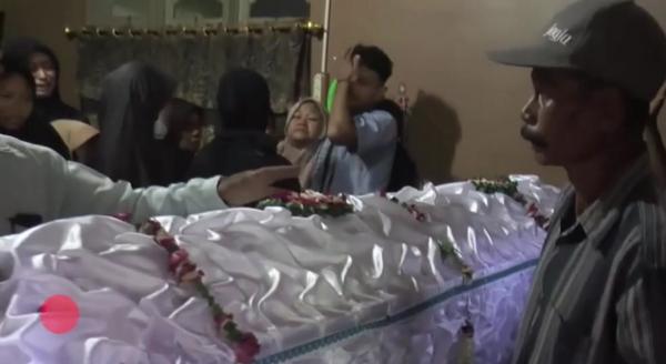 Kejutan Ultah Berujung Maut, Ketua OSIS SMAN 1 Cawas Tewas Tersetrum saat Diceburkan ke Kolam