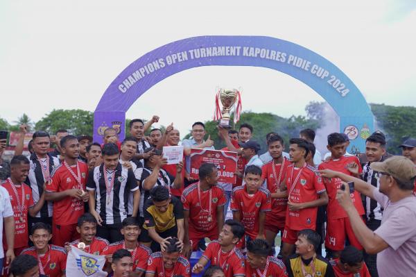Mutiara Raya FC Juara  Open Turnamen Sepak Bola Kapolres Pidie Cup 2024