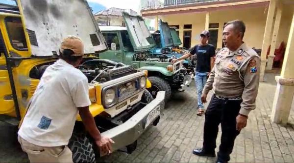 Polres Probolinggo Ingatkan Sopir Jeep Gunung Bromo Tertib Lalu Lintas Demi Keselamatan Wisatawan