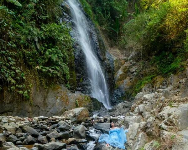 Selayang Pandang 6 Wisata Alam Dekat Stasiun Kereta Cepat Karawang, Gua Purba hingga Air Terjun