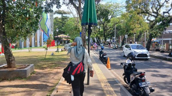 PKL di Trotoar Alun-Alun Dadaha Dipindahkan, Warga: Leluasa Jalan Kaki