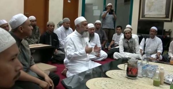 Kisah Kesabaran Ustadz Yazid bin Abdul Qadir Jawas, Dituduh Sembunyikan Pukulan Bedug hingga Diusir