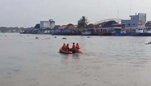 Sudah Sekarat Mau Tenggelam Malah Jadi Tontonan, Pekerja Jembatan Tewas Mengenaskan