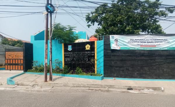 Nama Siswa Tidak Terdaftar, Oknum Ormas Mengamuk di SMPN 10 Tangerang Selatan