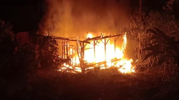 Kebakaran Hari Ini di Tasikmalaya, Satu Rumah Panggung Hangus Terbakar